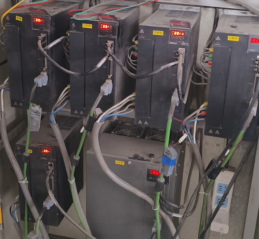 伺服驅(qū)動(dòng)器